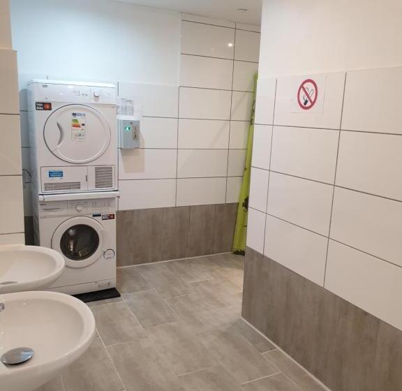 Номер Стандарт Четырехместный Совместный Санузел, Pension Citytravel