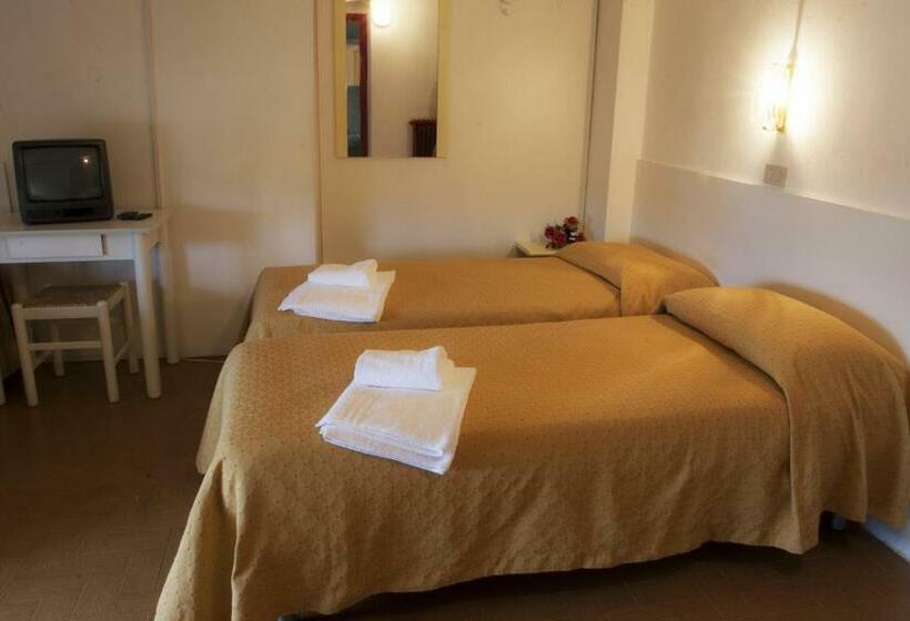 Номер Стандарт в Мансарде, Residence Poggio Al Lago