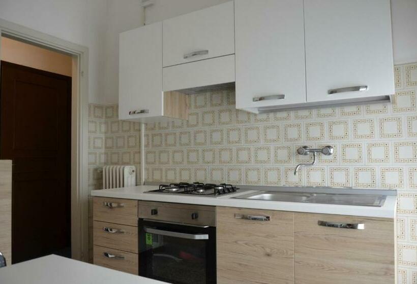آپارتمان 2 خوابه با بالکن, Residence Poggio Al Lago