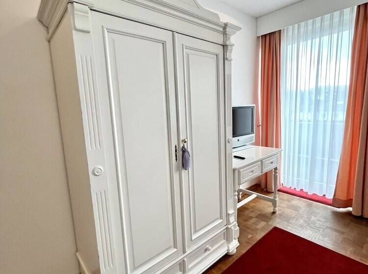 스탠다드 룸, Westhoff