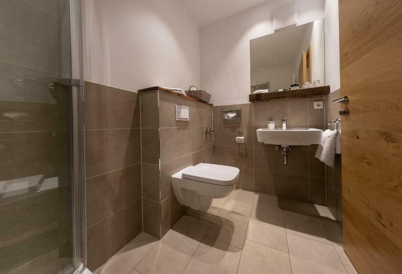 スタンダードルーム, Ten Hoopen Restaurant Deele