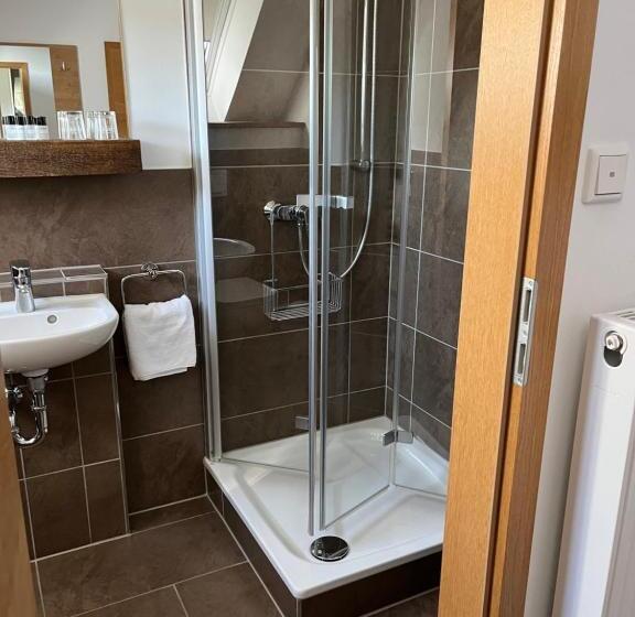 スタンダードルーム, Ten Hoopen Restaurant Deele