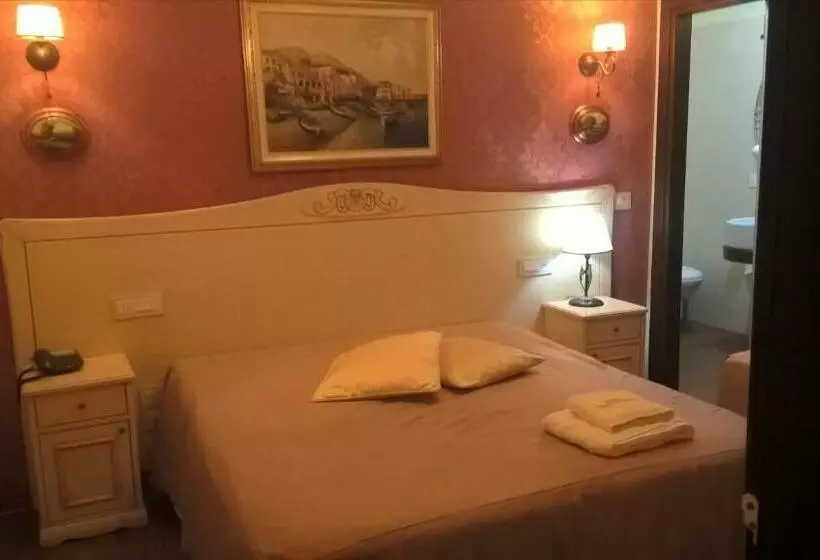 Standard Kolmen Hengen Huone, Villa Clementina