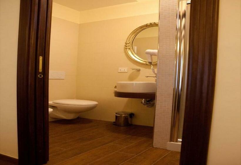 غرفة قياسية رباعية, Villa Clementina