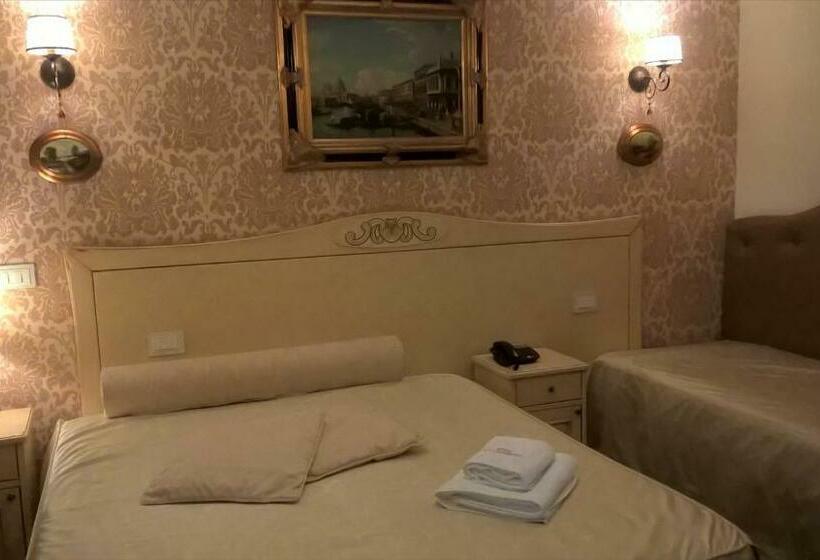 غرفة قياسية رباعية, Villa Clementina