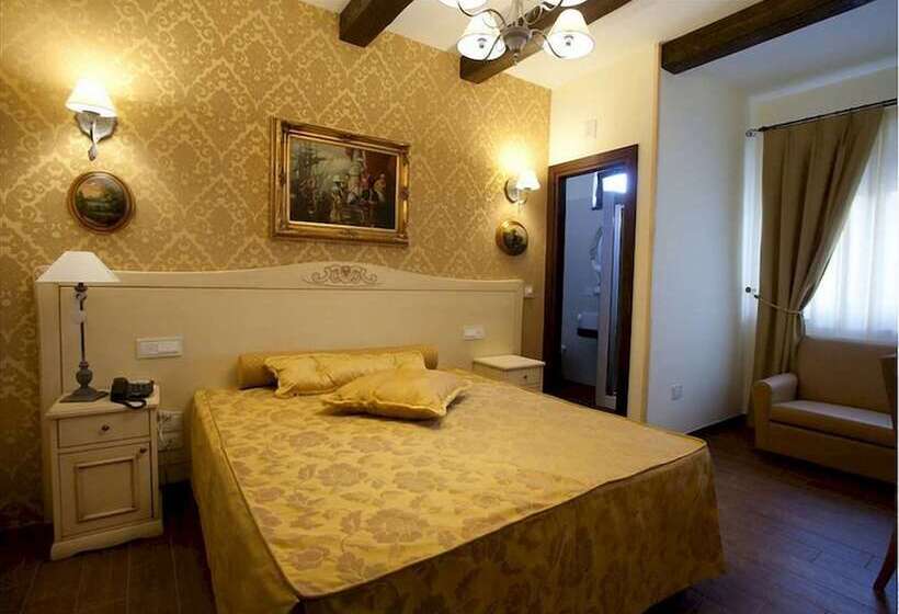 غرفة قياسية, Villa Clementina