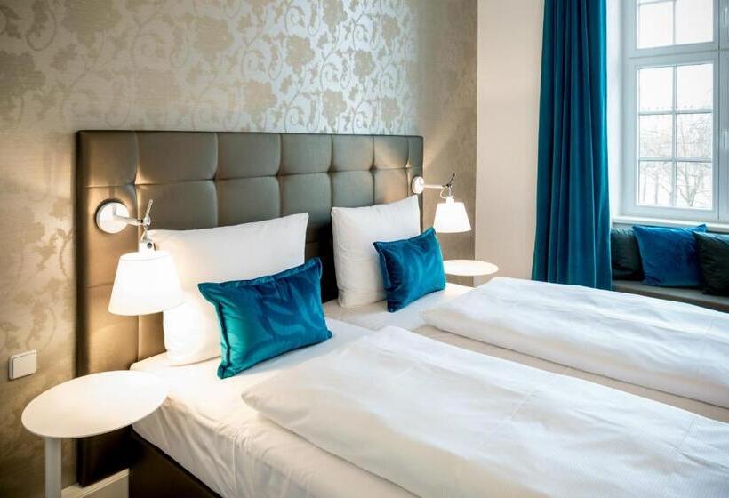 キングサイズベッドのスタンダードルーム, Motel One Magdeburg