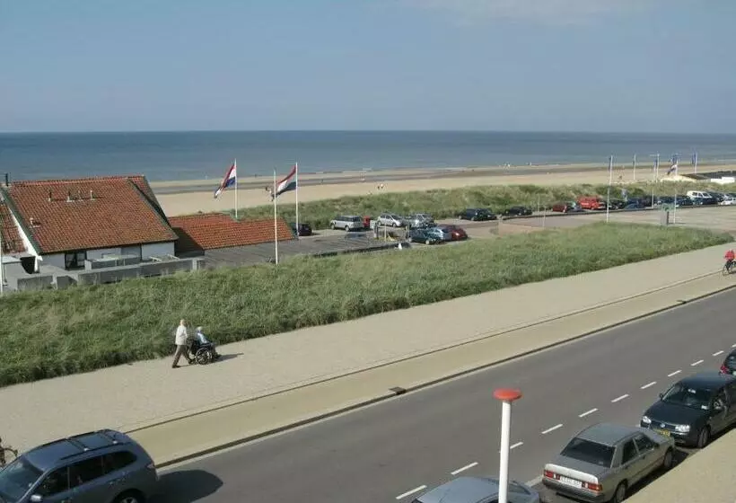 オーシャンビュースタンダードルーム, Bed&breakfast Aan Strand