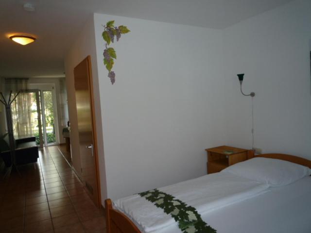 Апартаменты 1 Спальня с Балконом, Biozertifiziertes Hotel Höpfigheimer Hof Mit Wein Shop