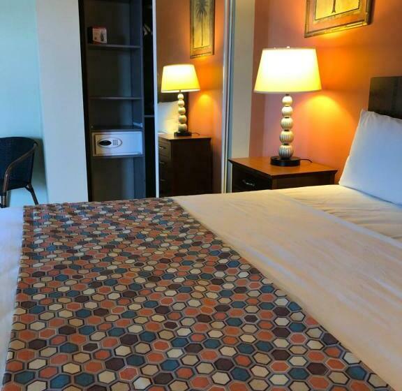 استودیوی سوپریور, Carl S Unique Inn & Conference Facilities