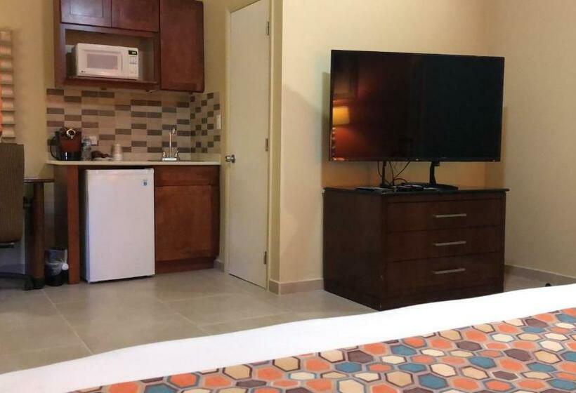 استودیوی سوپریور, Carl S Unique Inn & Conference Facilities