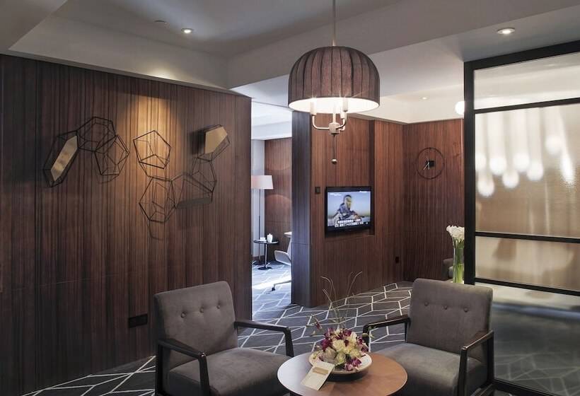 سوییت سوپریور, The Lotus Hotel Chongqing