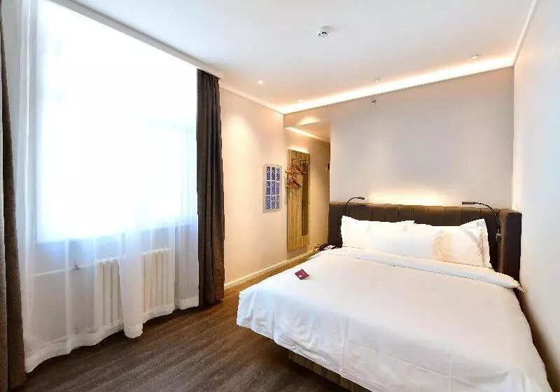Habitació Superior, Hanting