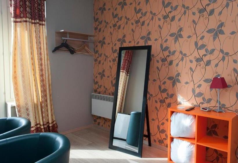 패밀리 룸, Castel