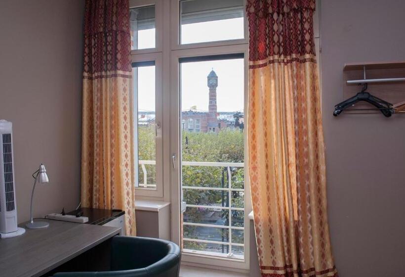 패밀리 룸, Castel