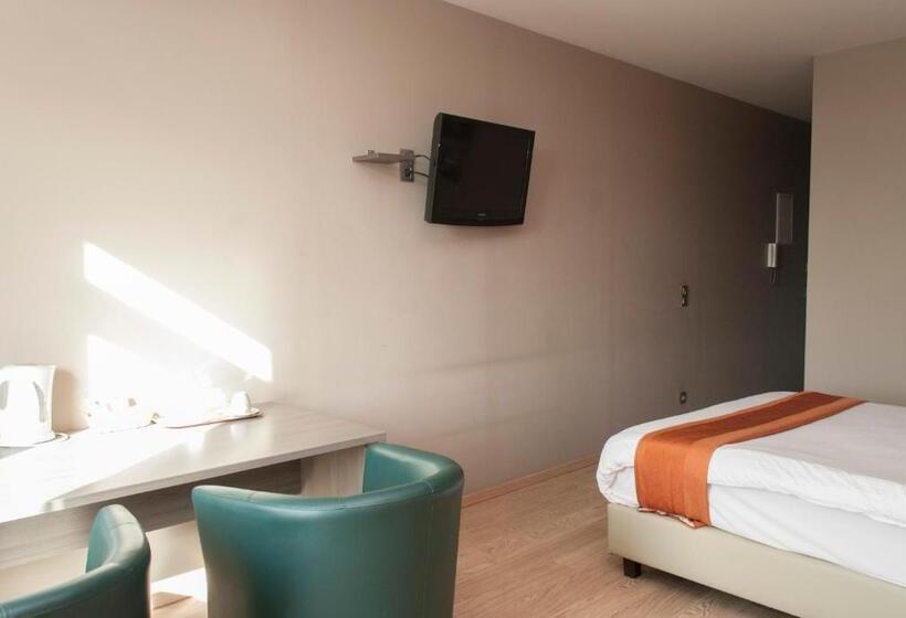 패밀리 룸, Castel