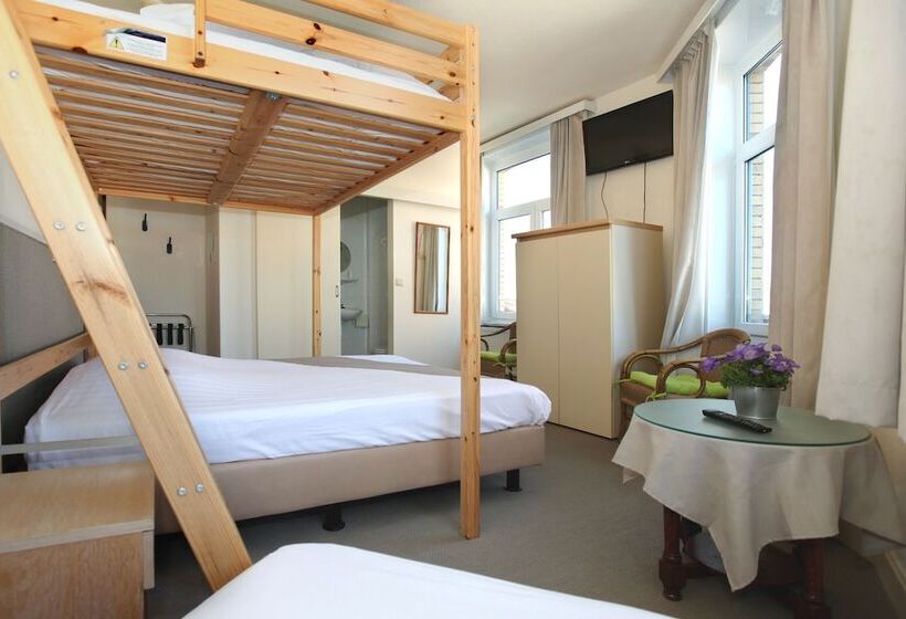 패밀리 룸, Cecil