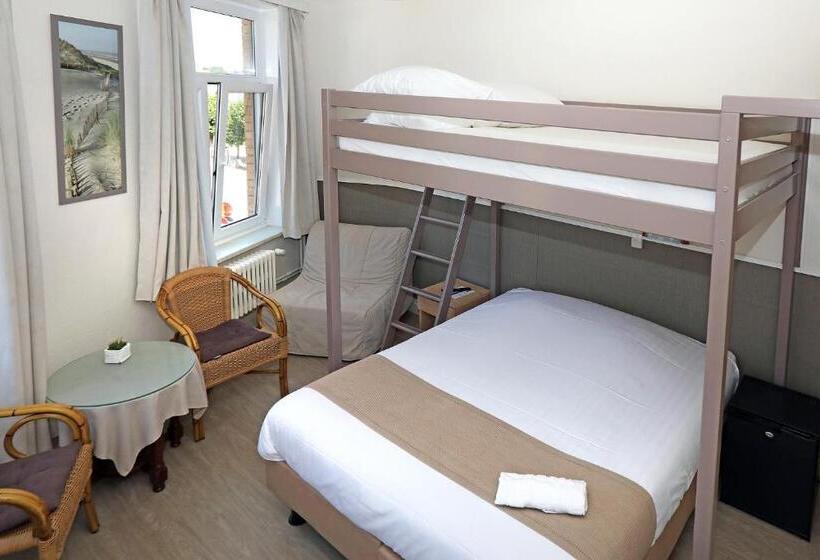 패밀리 룸, Cecil