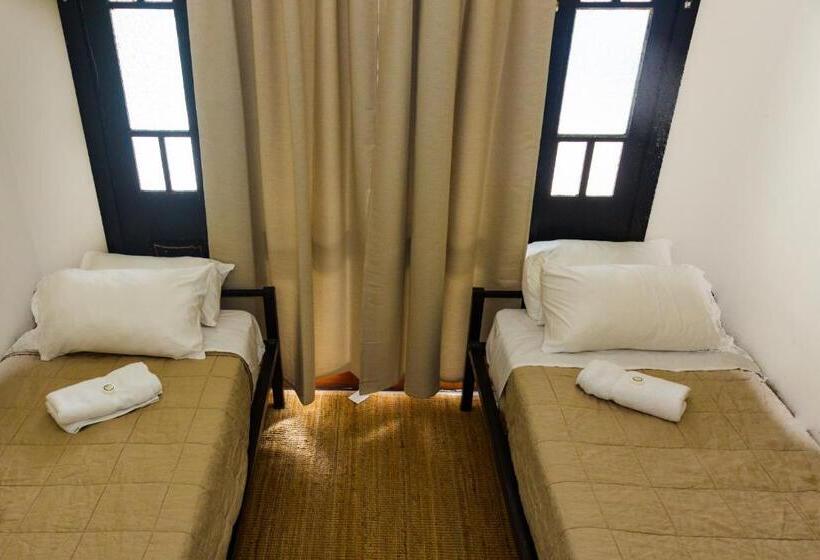 اتاق استاندارد با سرویس بهداشتی مشترک, Coolangatta Sands