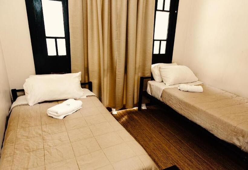 اتاق استاندارد با سرویس بهداشتی مشترک, Coolangatta Sands