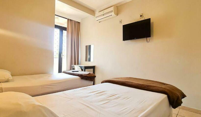 غرفة سوبيريور, El Pilar