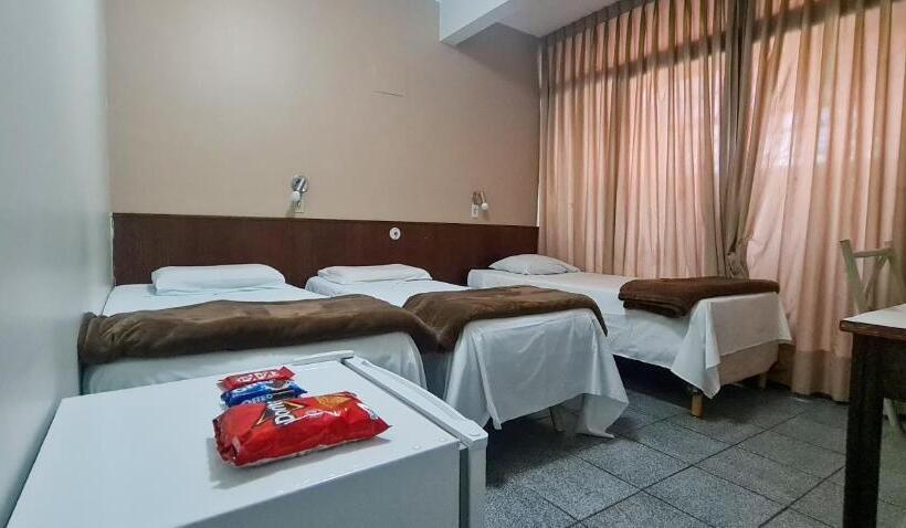 غرفة قياسية ثلاثية, El Pilar