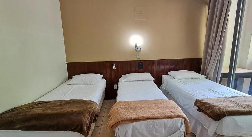 غرفة سوبيريور ثلاثية, El Pilar