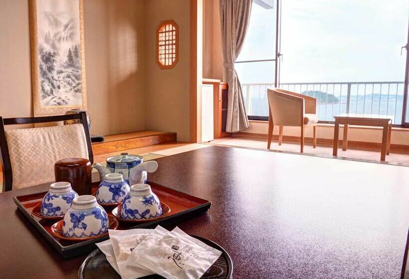 غرفة عائلية, Himakaso