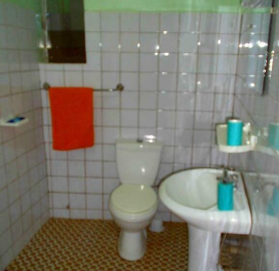 اتاق استاندارد چهار تخته, Kavana