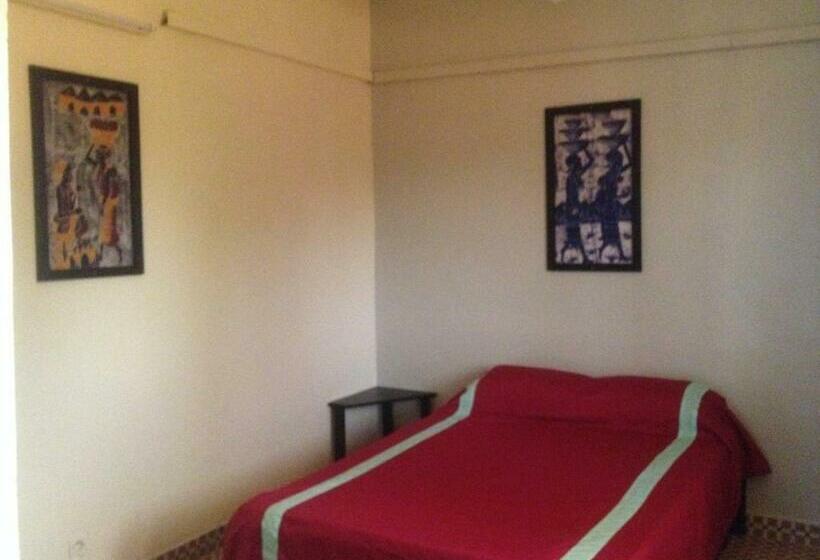 اتاق استاندارد یک نفره, Kavana