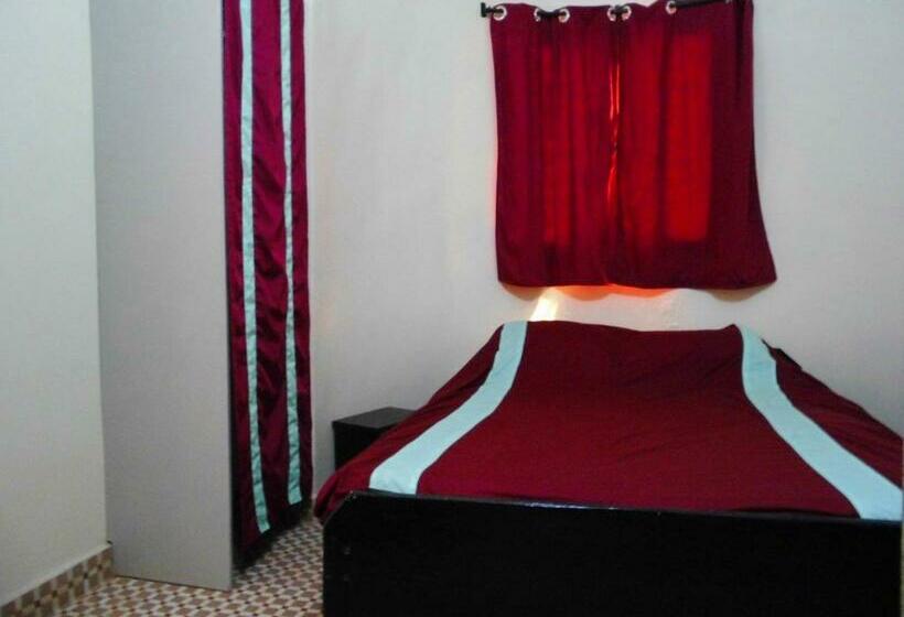 اتاق استاندارد یک نفره, Kavana