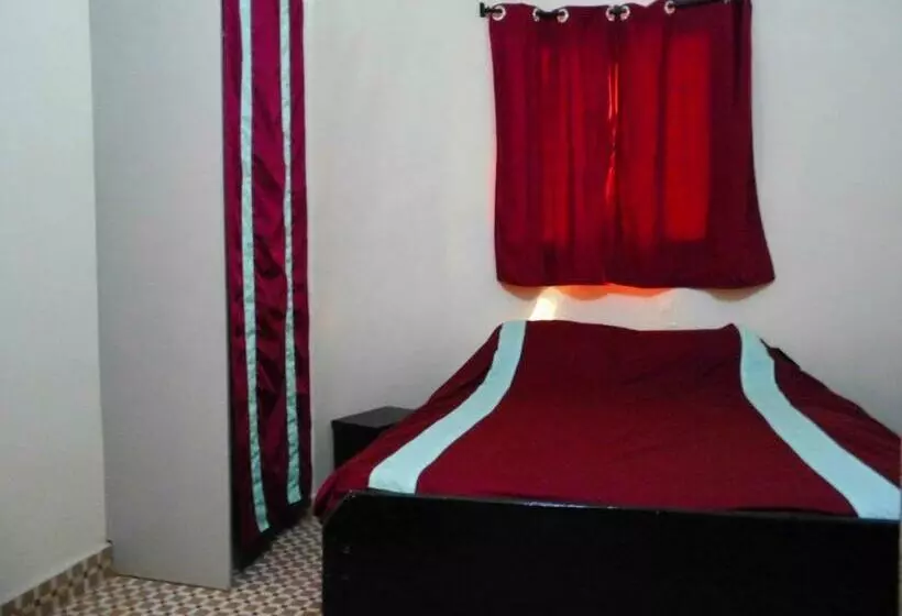 اتاق استاندارد یک نفره, Kavana