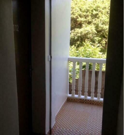 اتاق استاندارد یک نفره, Kavana