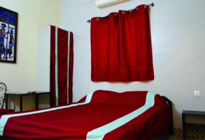 اتاق استاندارد چهار تخته, Kavana