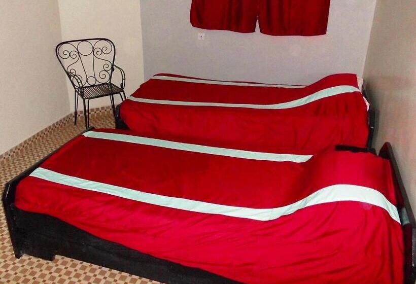 اتاق استاندارد چهار تخته, Kavana