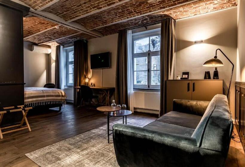 Полулюкс, Landgoed Altenbroek