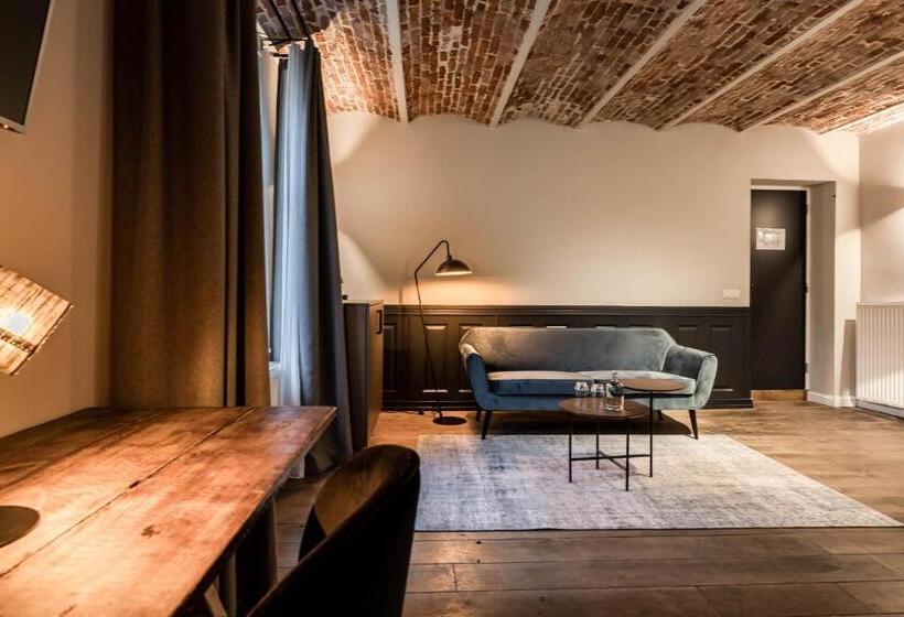 Полулюкс, Landgoed Altenbroek