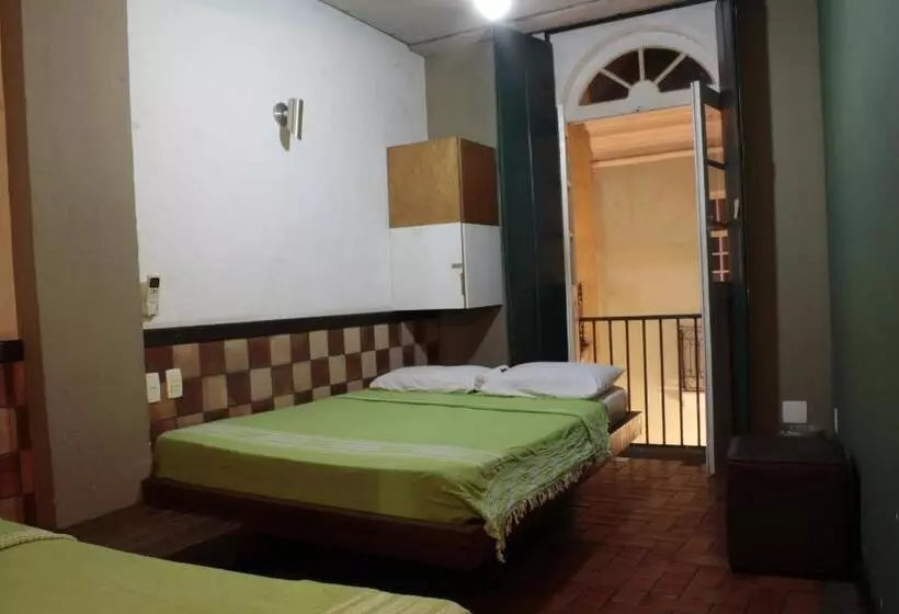 スタンダードトリプルルーム, Laranjeiras Hostel
