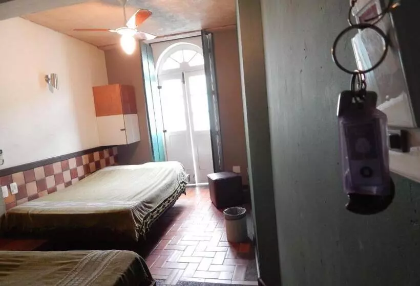 スタンダードトリプルルーム, Laranjeiras Hostel