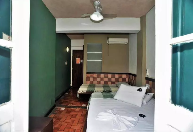 スタンダードトリプルルーム, Laranjeiras Hostel