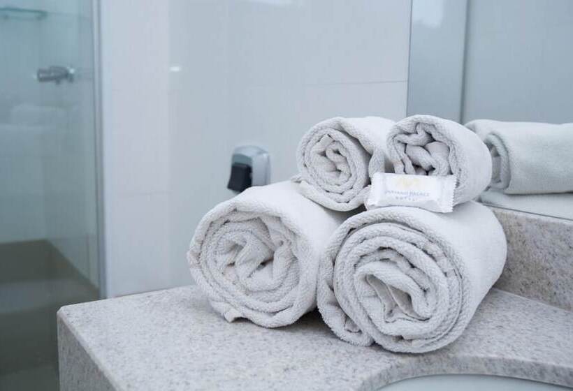 デラックストリプルルーム, Mariano Palace