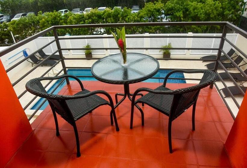 استودیو استاندارد با چشمانداز استخر, Melbourne Inn