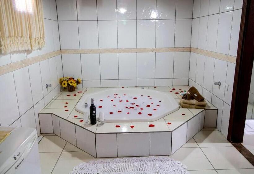 جناح مزود بجاكوزى, Pousada Sol Nascente