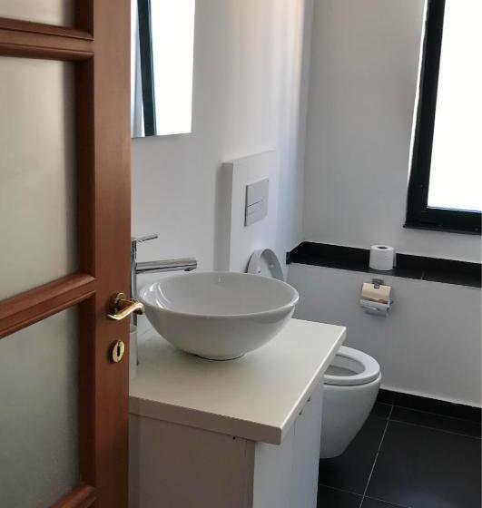 Appartamento 1 Camera da Letto con Terrazza, Rimini Tirana