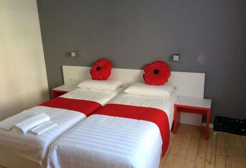 Camera Standard, Rimini Tirana