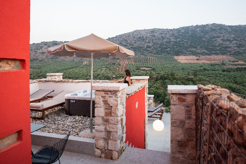 Люкс с Бассейном, Lameriana Secret Village