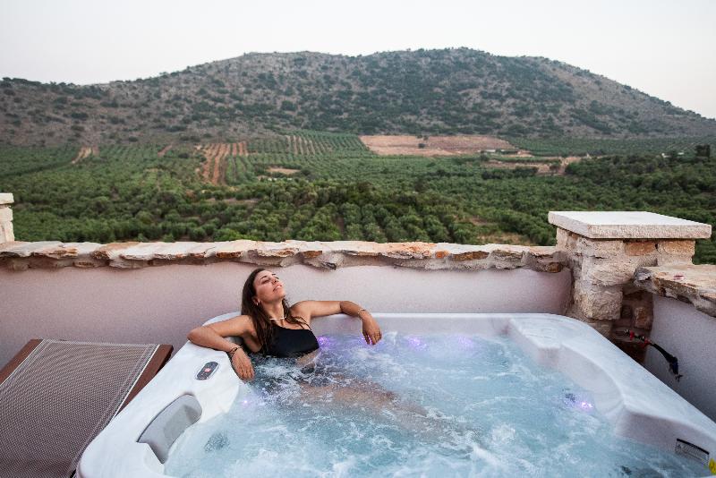 Люкс с Бассейном, Lameriana Secret Village