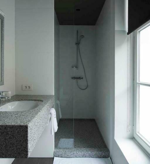 스탠다드 룸, Square