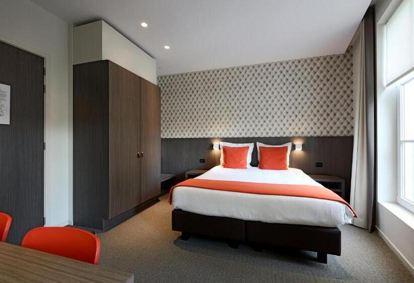 수피리어 룸, Square