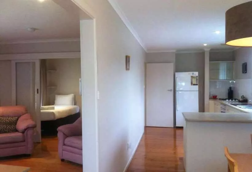 ３ベッドルームハウス, Parkwood Motel & Apartments